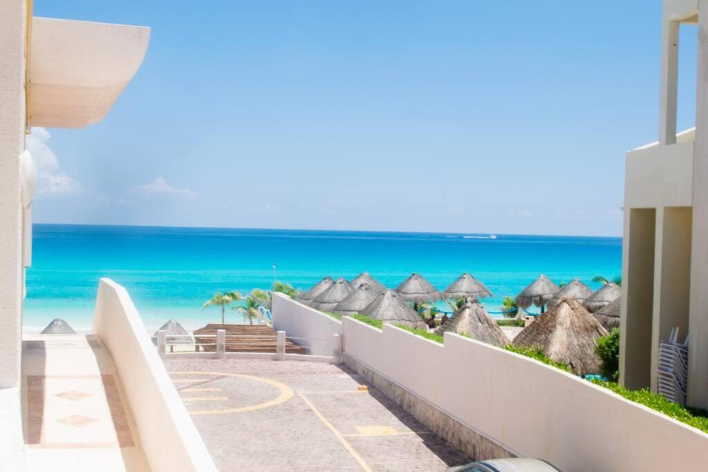 Ocean Front Villa Marlin, Best Location In Hotel Zone #109 Cancún Exterior foto